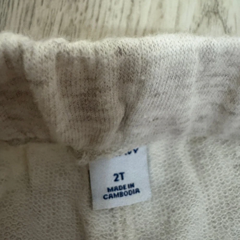 Old Navy Cream Relaxed Fit Shorts
